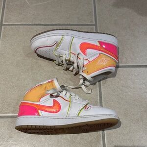 Air Jordan Kids 1 Mid SE GS ‘Edge Glow’ Size 4Y Good Condition